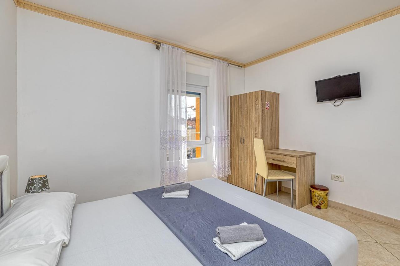 Rooms On Liberty Square Poreč Exterior foto